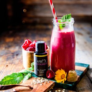 Himbeersmoothie mit Haferflocken, Ingwer & Propolis